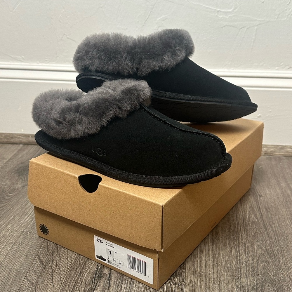 New in Box UGG Moraene Black Slippers Size 7 Women’s